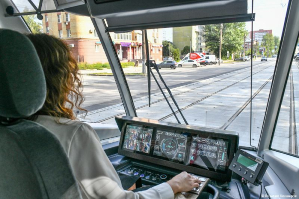 Глава Перми Эдуард Соснин проверил ход работ по реконструкции трамвайных путей на улице Мира