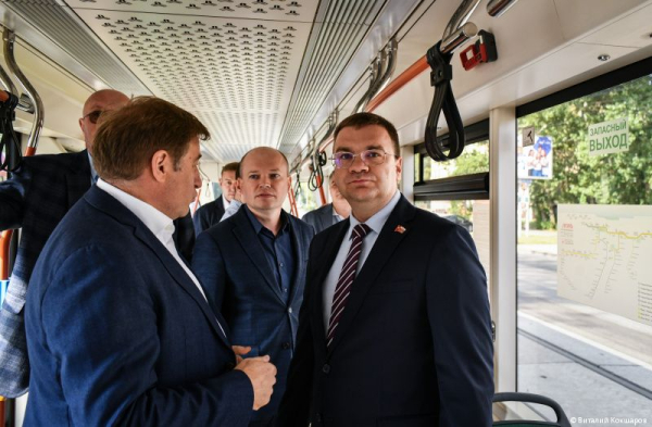 Глава Перми Эдуард Соснин проверил ход работ по реконструкции трамвайных путей на улице Мира