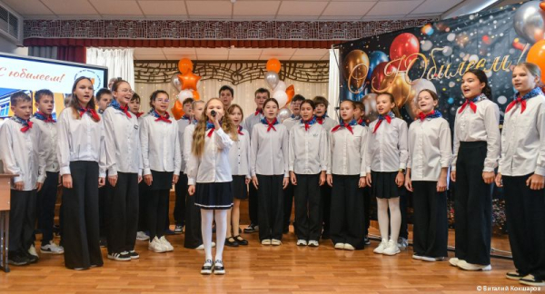 Глава Перми Эдуард Соснин поздравил коллектив школы №127 с предстоящим Днем учителя
